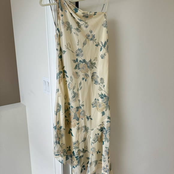 One-Shoulder Floral Asymmetrical Dress - Picture 8 of 8
